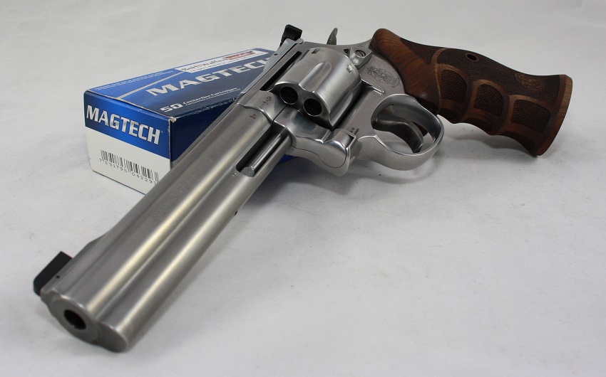 Smith & Wesson Model 686 Target Champion Deluxe 6" Revolver