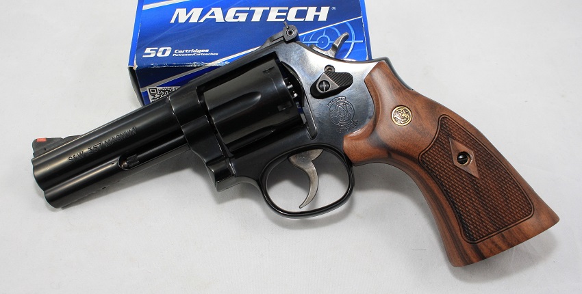 Smith & Wesson Model 586 4" Classic Series Revolver