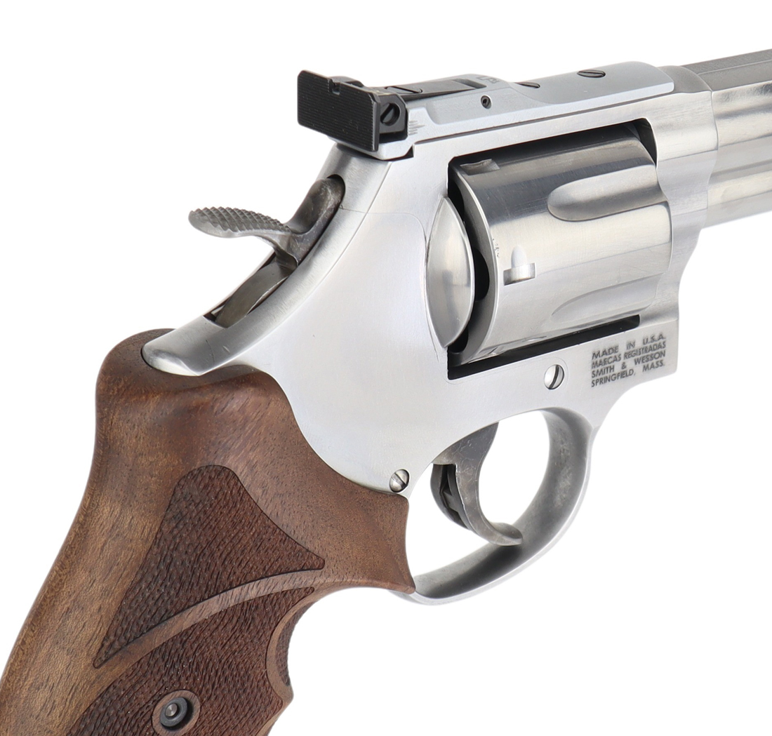 Smith & Wesson Model 686 Target Champion Match Master Deluxe 6" Revolver Smith & Wesson Model 686 Target Champion Match Master Deluxe 6" Revolver