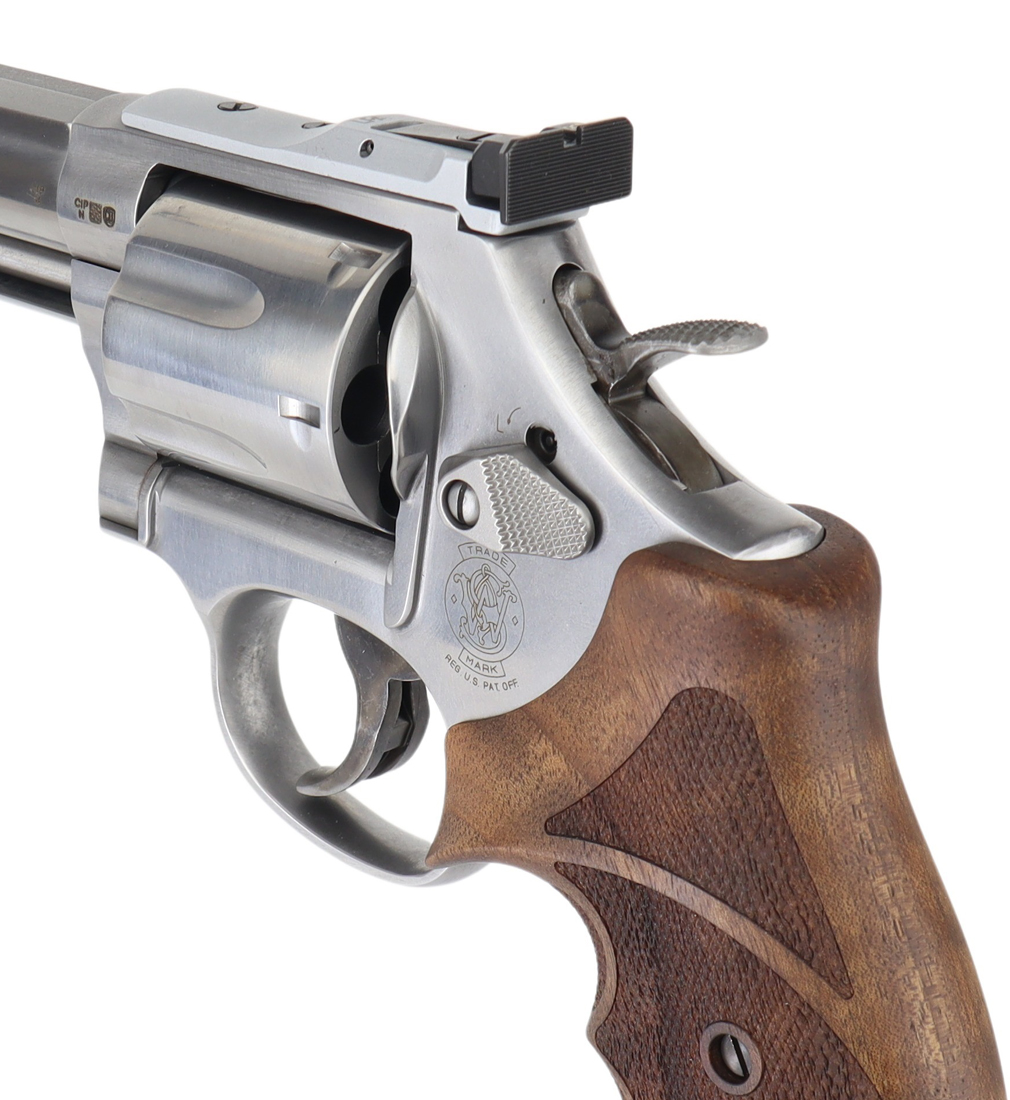 Smith & Wesson Model 686 Target Champion Match Master Deluxe 6" Revolver Smith & Wesson Model 686 Target Champion Match Master Deluxe 6" Revolver